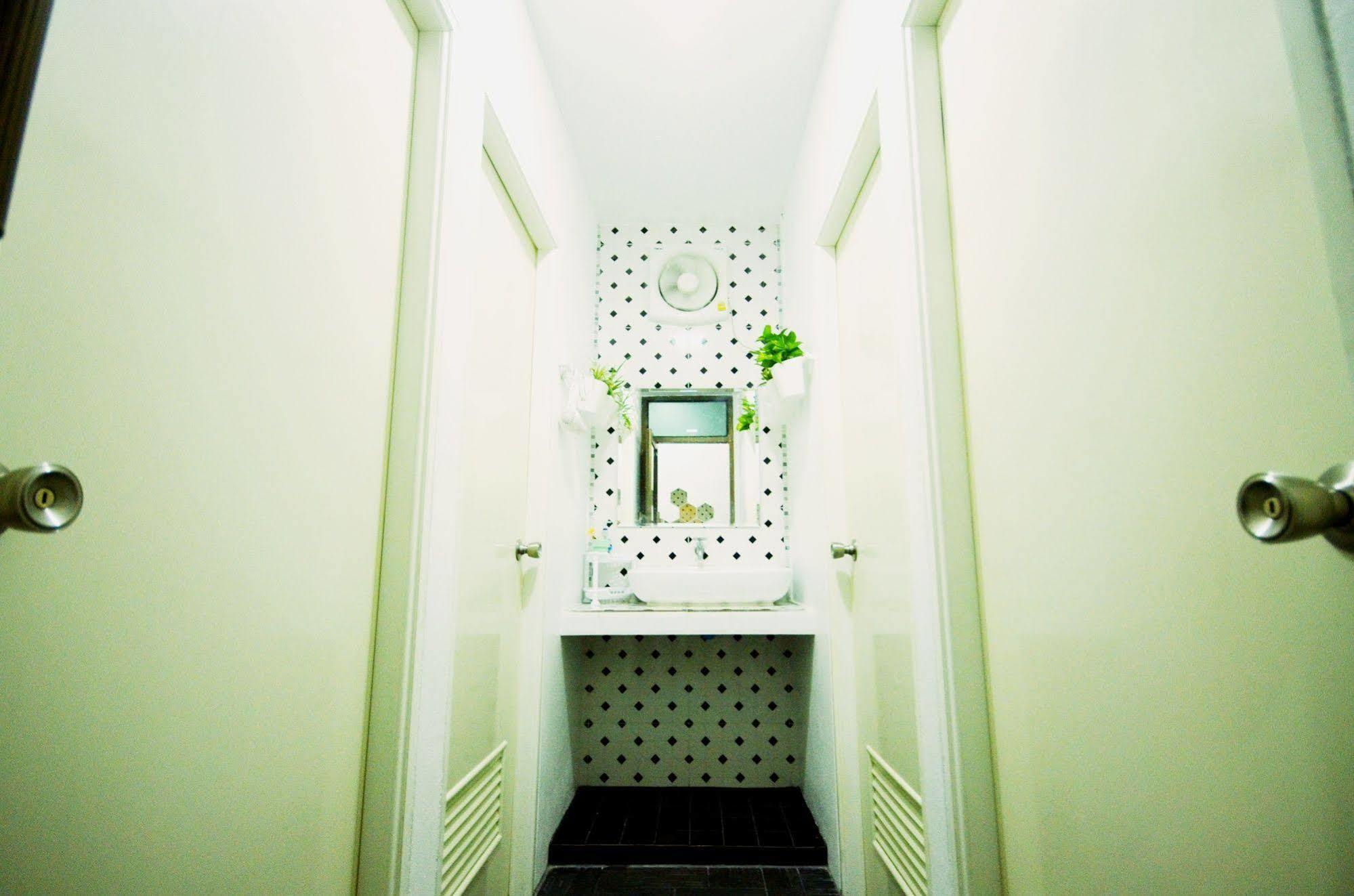 Early Bird Hostel Ayutthaya Ngoại thất bức ảnh