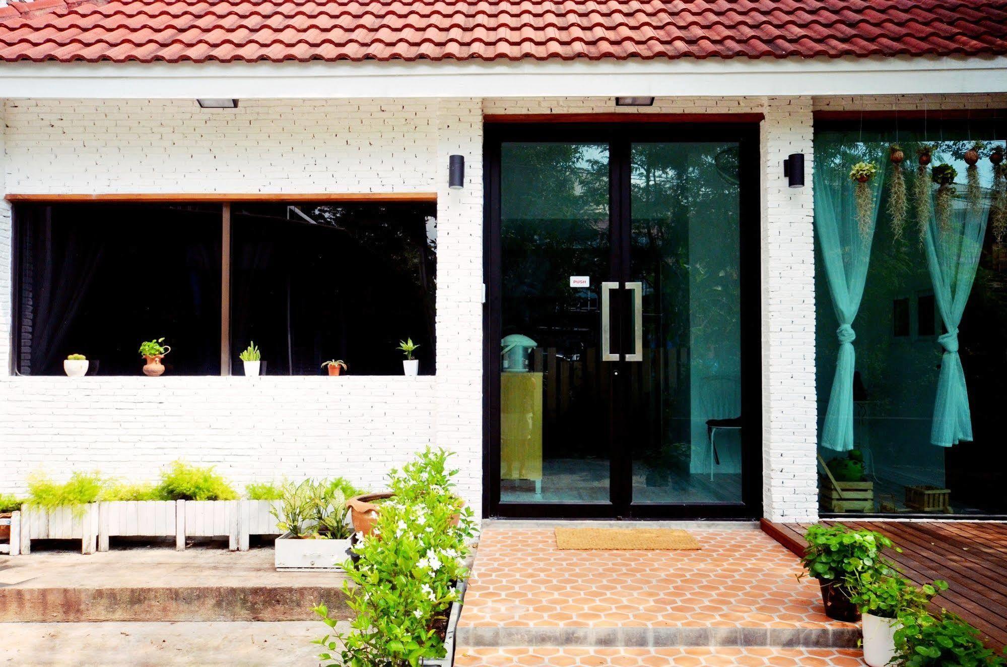 Early Bird Hostel Ayutthaya Ngoại thất bức ảnh